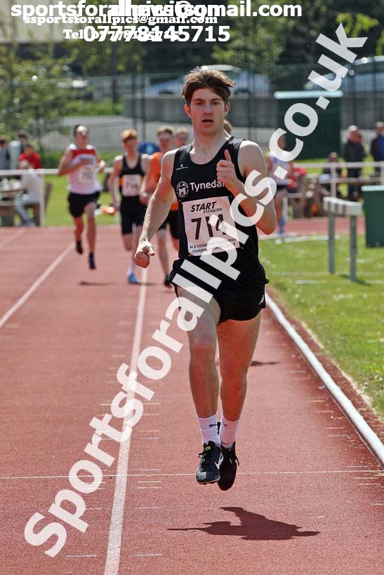 Mens under-17s 800 metres 2019 North Eastern Track and Field Champs., Middlesbrough. Photo:  David T. Hewitson/Sports for All Pics